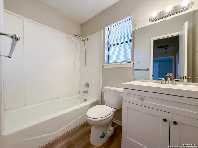 $850 | 607 Frostwood Drive, New Braunfels, TX 78130