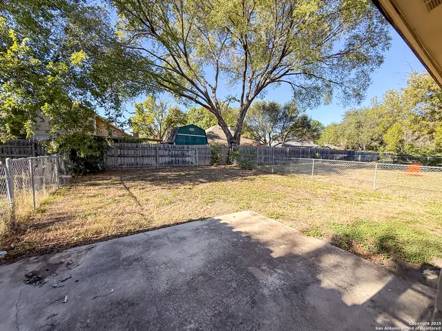 $850 | 607 Frostwood Drive, New Braunfels, TX 78130