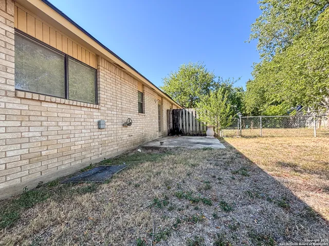 $850 | 607 Frostwood Drive, New Braunfels, TX 78130