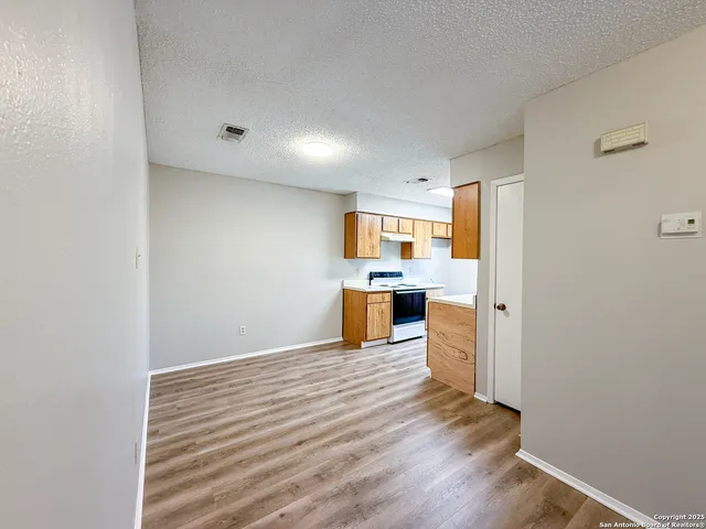 $850 | 607 Frostwood Drive, New Braunfels, TX 78130