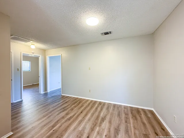 $850 | 607 Frostwood Drive, New Braunfels, TX 78130