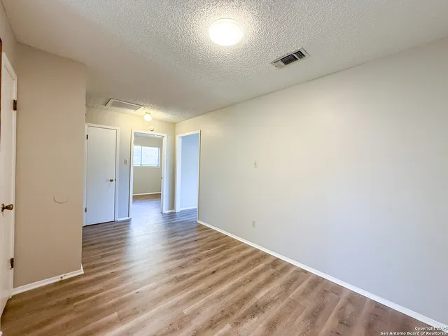 $850 | 607 Frostwood Drive, New Braunfels, TX 78130