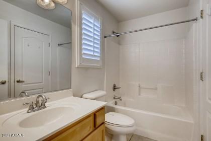 3841 East Minton Street Phoenix, AZ 85042 - Photo 19 of 26 26 2nd Floor Bathroom