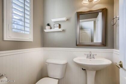 3841 East Minton Street Phoenix, AZ 85042 - Photo 10 of 26 17 Bathroom