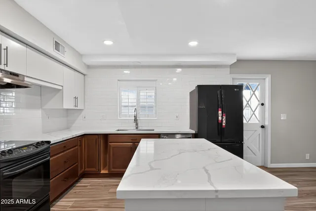 $439,900 | 4911 West Beverly Lane, Glendale, AZ 85306