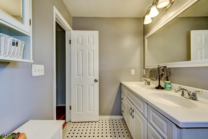 539 Lyme Rock Road Bridgewater, NJ 08807 - Photo 21 of 31