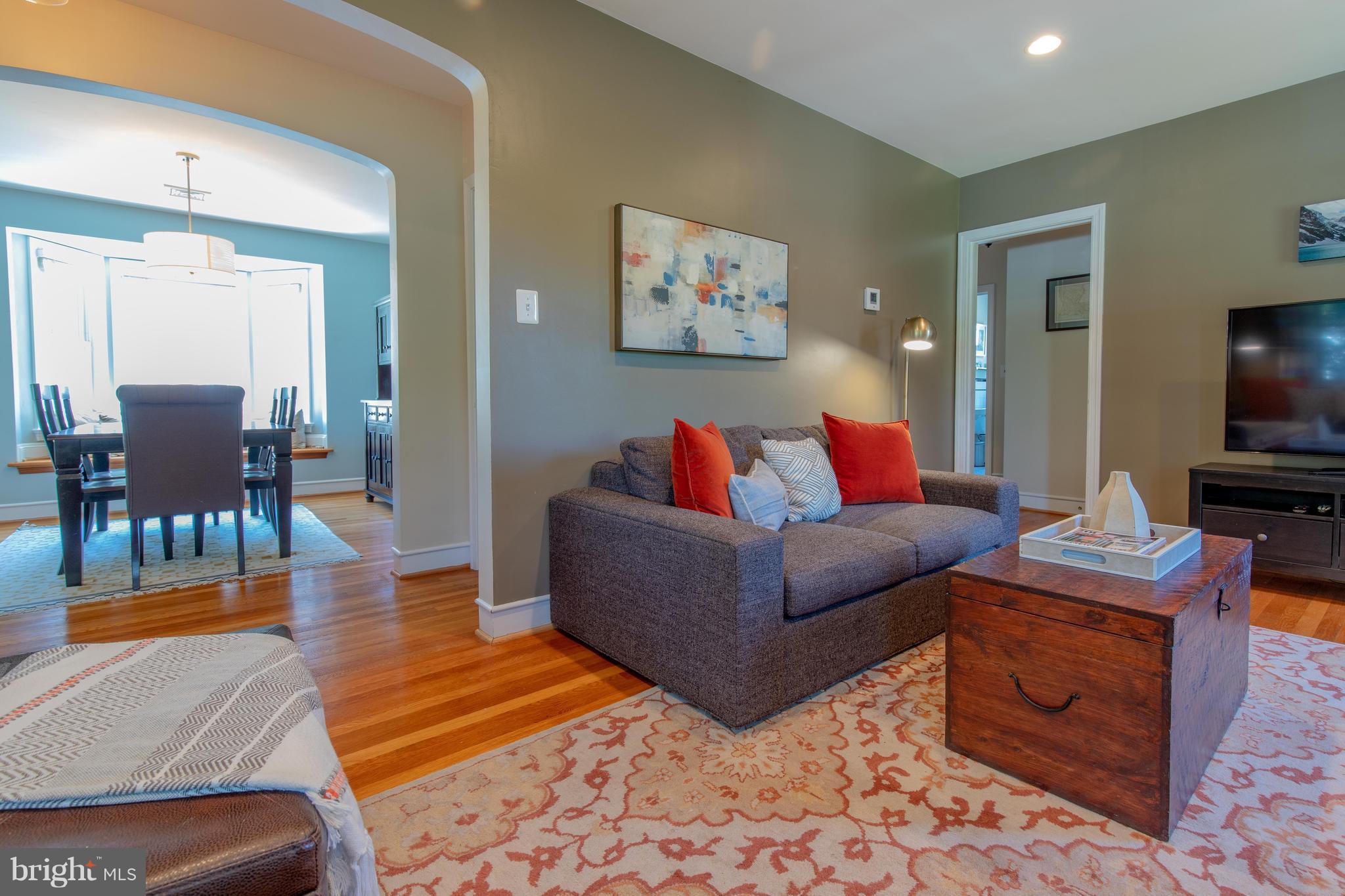 9412 Garwood Street Silver Spring, MD 20901 - Photo 7 of 30 Living Room
