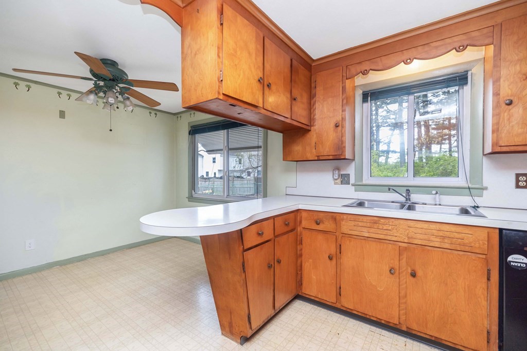 20 Ivan Street Springfield, MA 01104 - Photo 14 of 41 Gallery Image 14