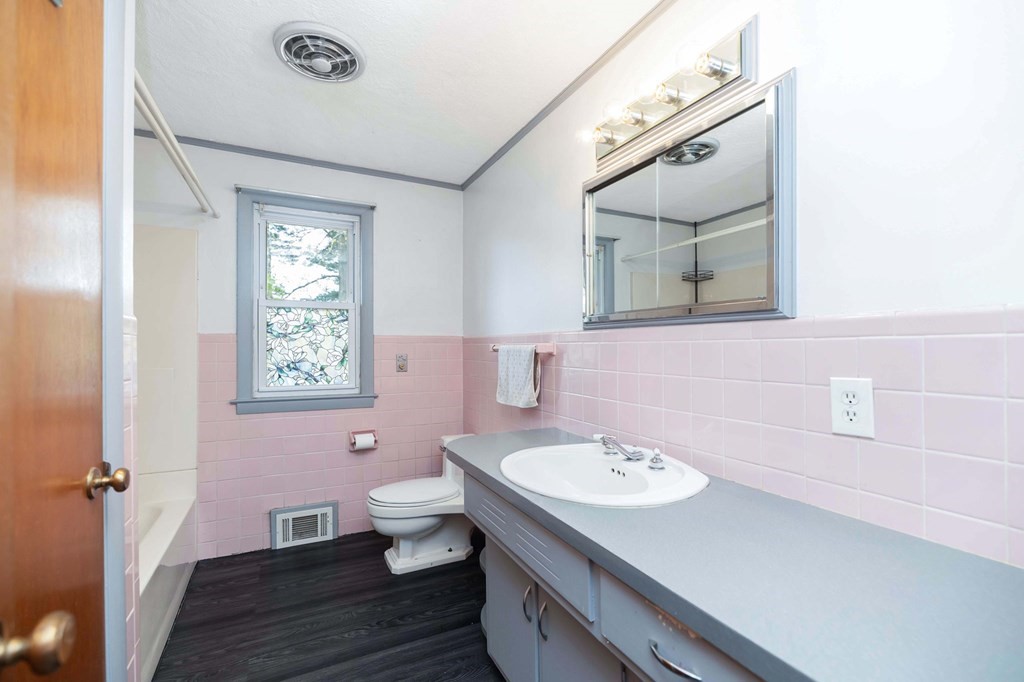 20 Ivan Street Springfield, MA 01104 - Photo 17 of 41 Gallery Image 17