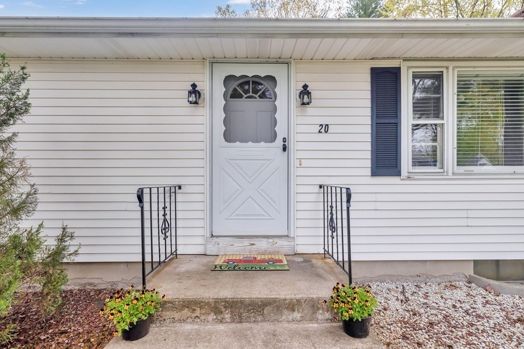 20 Ivan Street Springfield, MA 01104 - Photo 4 of 41 Gallery Image 4
