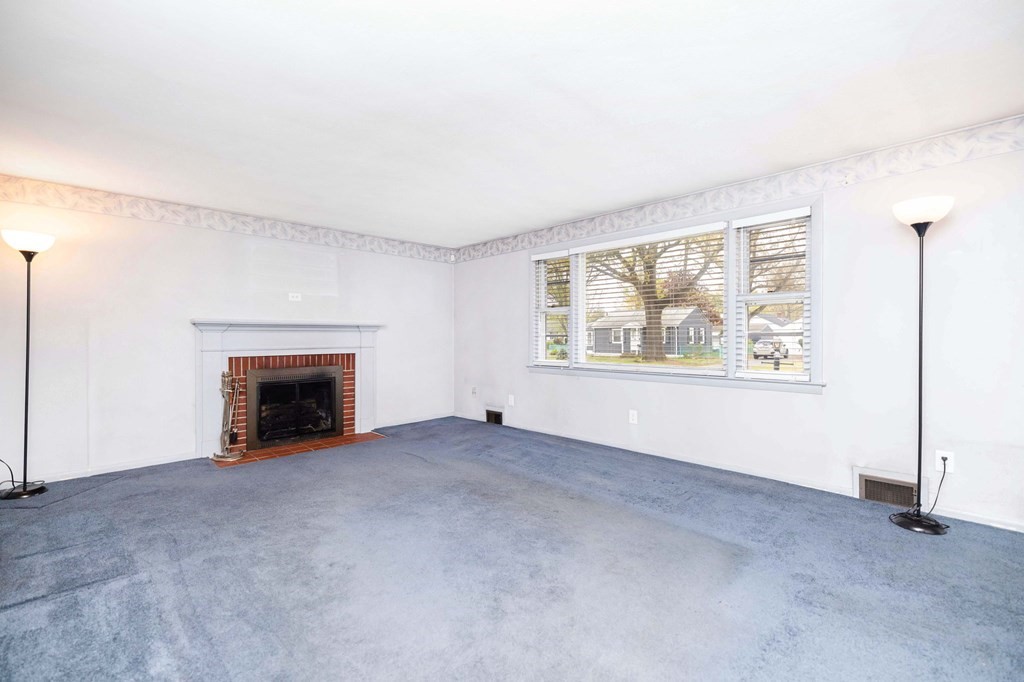 20 Ivan Street Springfield, MA 01104 - Photo 8 of 41 Gallery Image 8