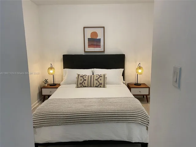 $2,000 | 1313 Northeast 118th Street, Unit 1313, Miami, FL 33161