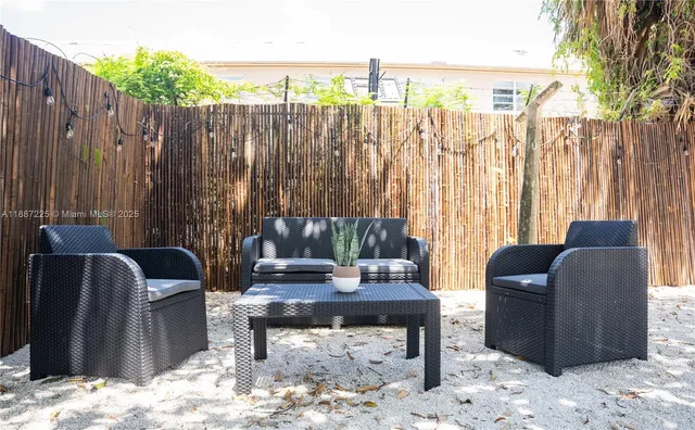 $2,000 | 1313 Northeast 118th Street, Unit 1313, Miami, FL 33161