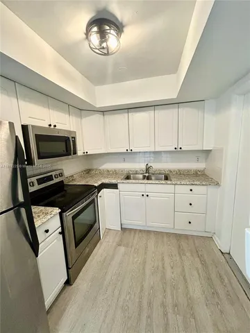 $2,000 | 1313 Northeast 118th Street, Unit 1313, Miami, FL 33161