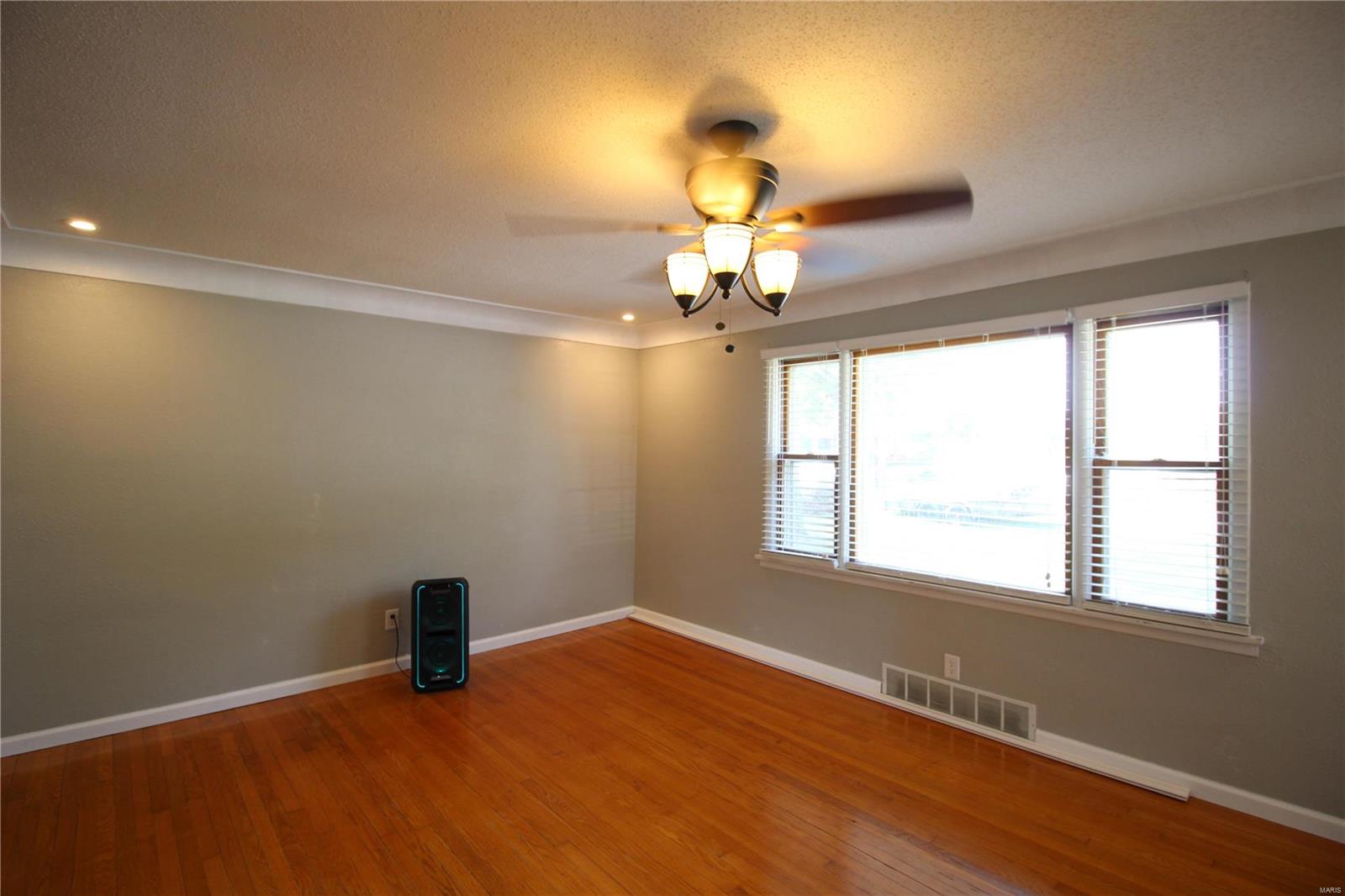 3724 Ruth Drive Granite City, IL 62040 - Photo 3 of 26 Gallery Image 3