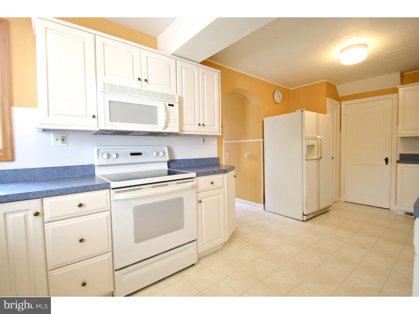 308 Willow Road Oreland, PA 19075 - Photo 8 of 20