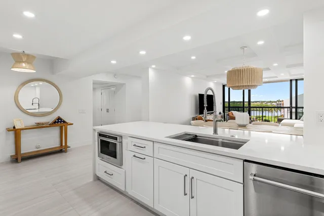 $10,000 | 4748 South Ocean Boulevard, Unit 406, Highland Beach, FL 33487