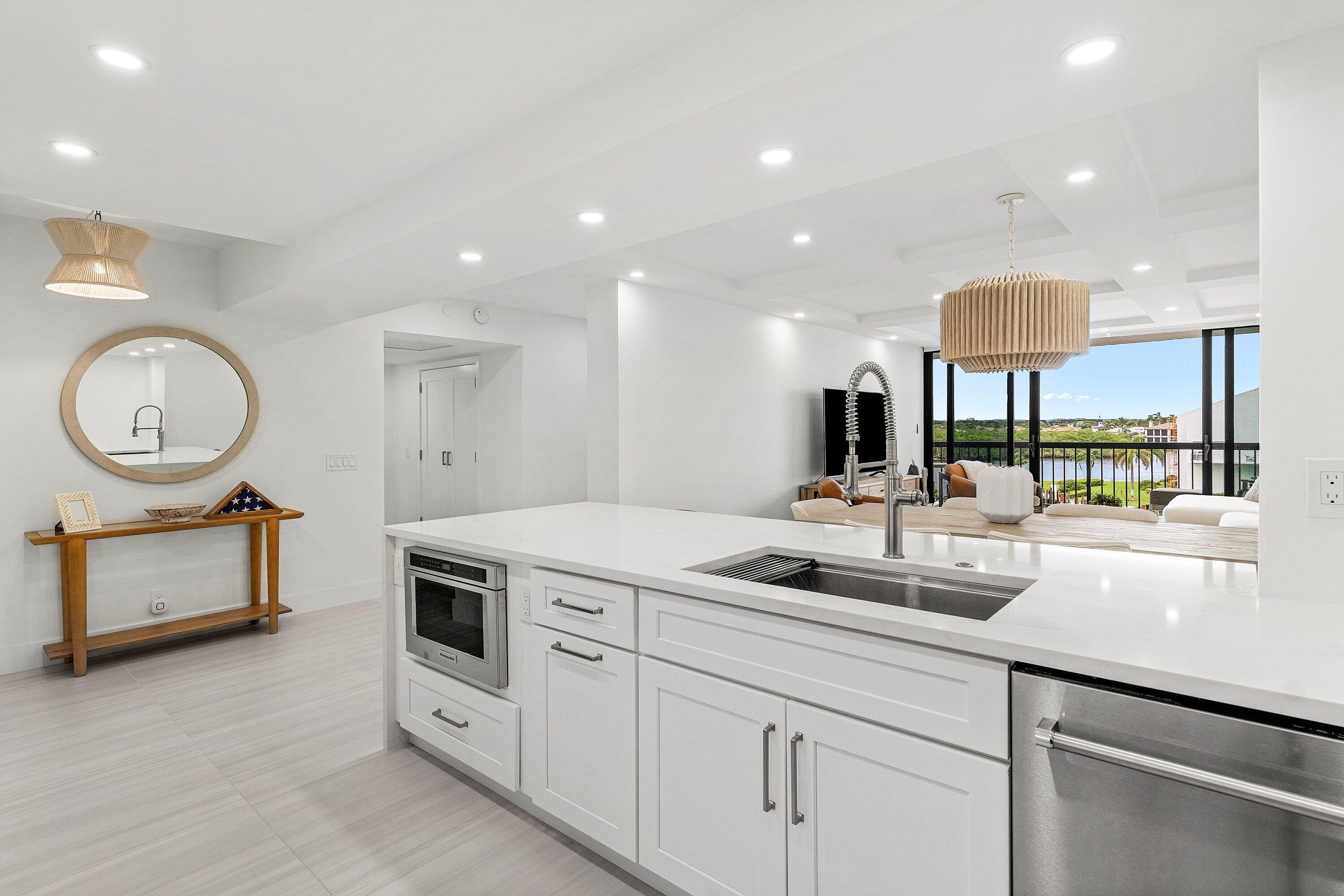 4748 South Ocean Boulevard, Unit 406 Highland Beach, FL 33487 - Photo 4 of 31 006-4748SouthOceanBoulevard-406-Highland