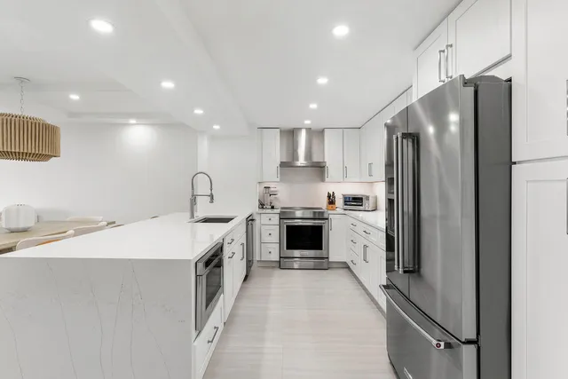 $10,000 | 4748 South Ocean Boulevard, Unit 406, Highland Beach, FL 33487