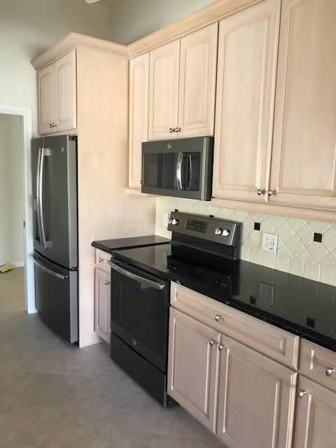 310 Ridge Road Jupiter, FL 33477 - Photo 8 of 37 Kitchen