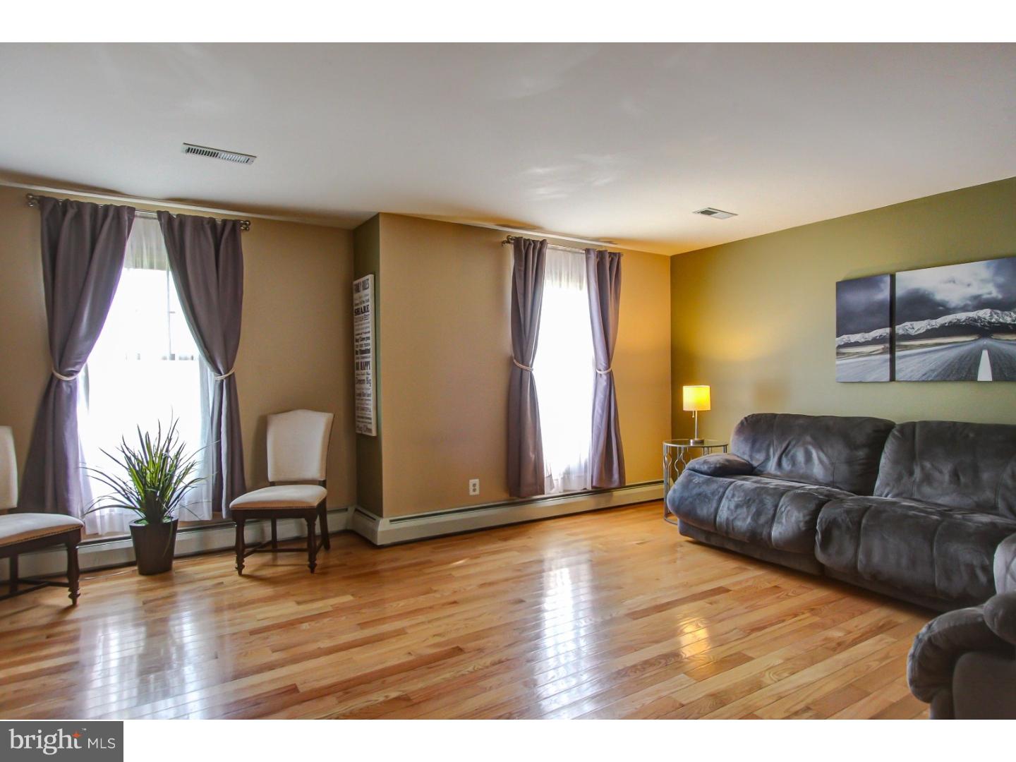 2132 Almshouse Road Jamison, PA 18929 - Photo 5 of 25 Living Room