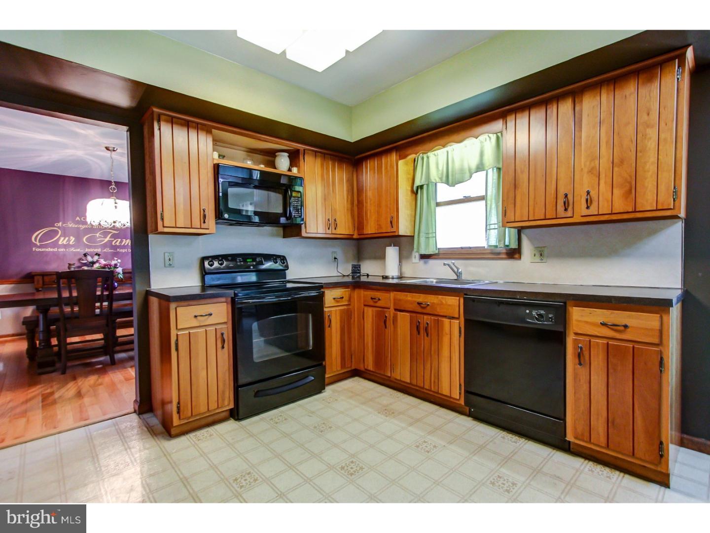 2132 Almshouse Road Jamison, PA 18929 - Photo 8 of 25 Kitchen