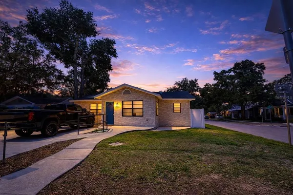 $2,950 | 7218 North Highland Avenue, Tampa, FL 33604