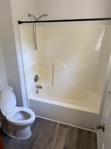 12627 Hilltop Road Lusby, MD 20657 - Photo 14 of 25 Primary Bath Tub-Shower Combo