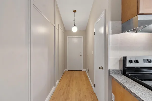 $2,000 | 103 Elmcrest Road, Unit 103, North Andover, MA 01845