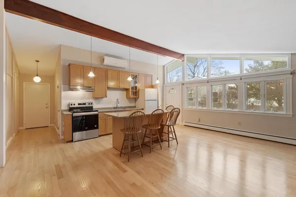 $2,000 | 103 Elmcrest Road, Unit 103, North Andover, MA 01845