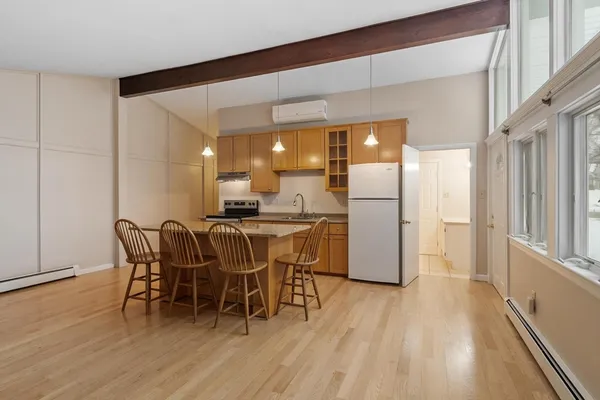 $2,000 | 103 Elmcrest Road, Unit 103, North Andover, MA 01845