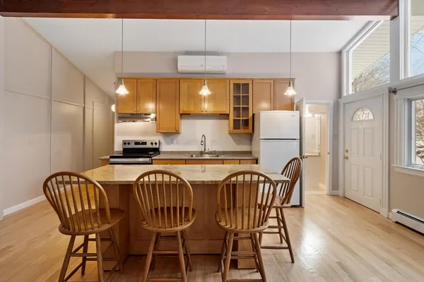 $2,000 | 103 Elmcrest Road, Unit 103, North Andover, MA 01845