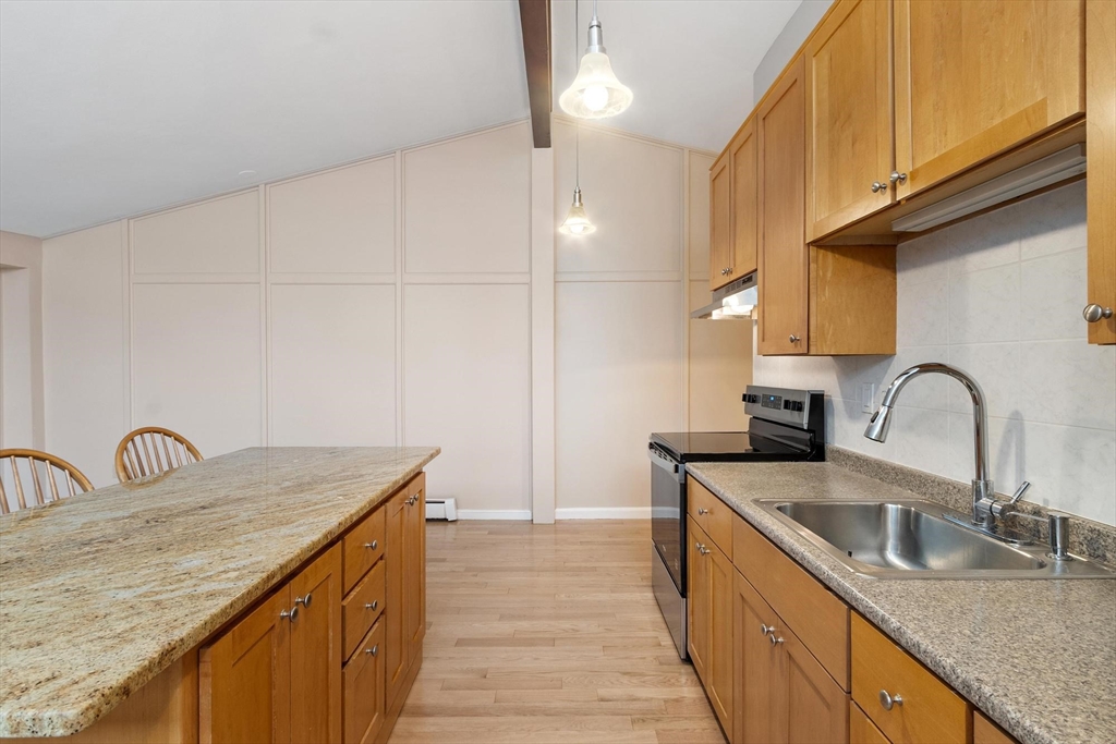 103 Elmcrest Road, Unit 103 North Andover, MA 01845 - Photo 10 of 17