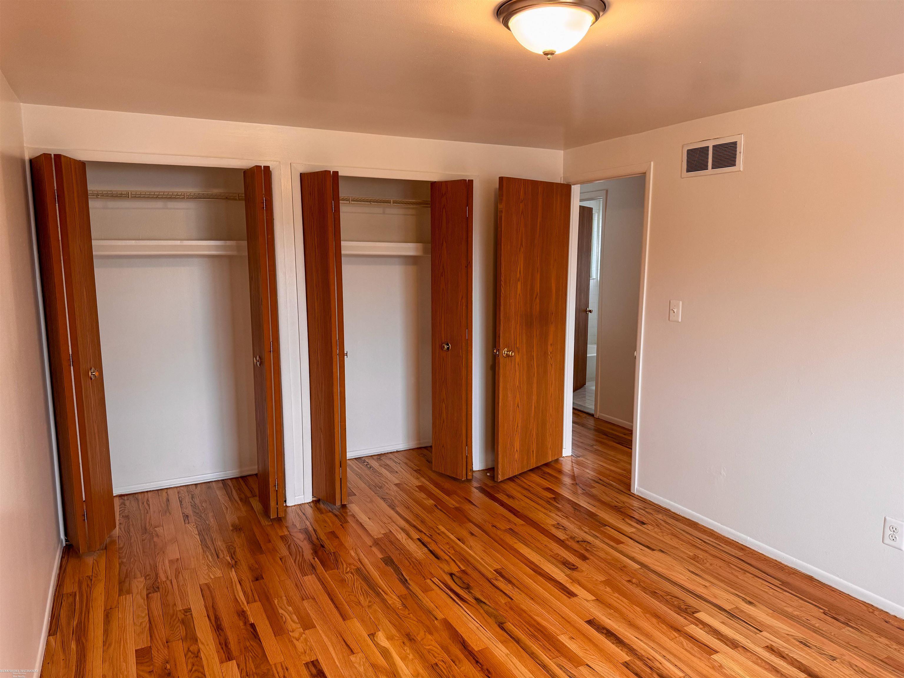 8653 Sterling Street Center Line, MI 48015 - Photo 8 of 9