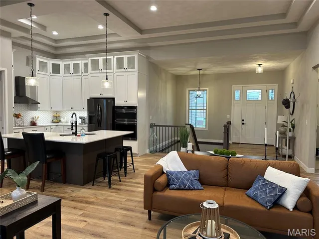 $848,000 | 800 Daniel Drive, Mascoutah, IL 62258