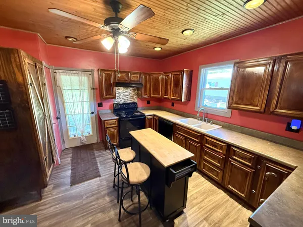 $199,900 | 809 East Wiconisco Avenue, Tower City, PA 17980