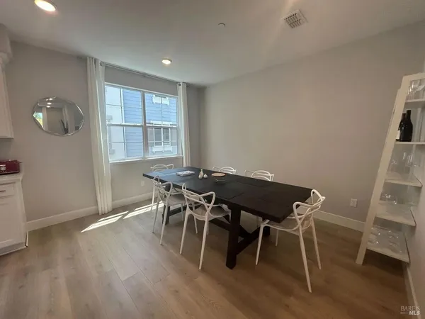 $4,300 | 312 Pear Tree Lane, Unit C, Napa, CA 94558