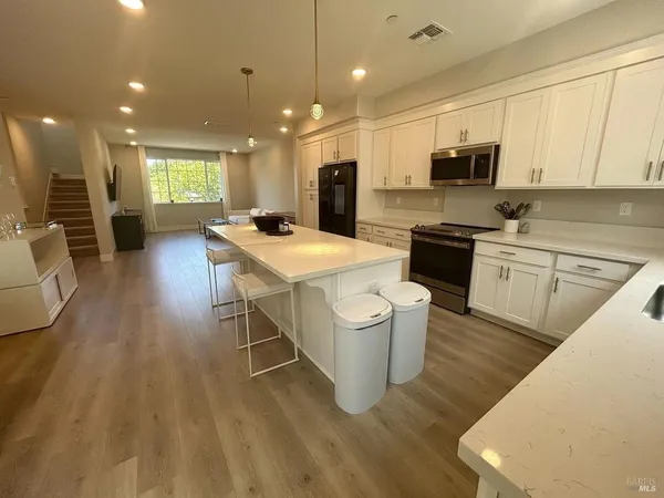 $4,300 | 312 Pear Tree Lane, Unit C, Napa, CA 94558