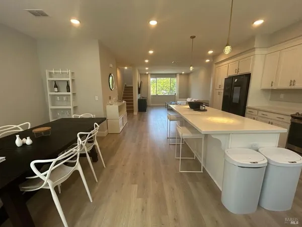 $4,300 | 312 Pear Tree Lane, Unit C, Napa, CA 94558