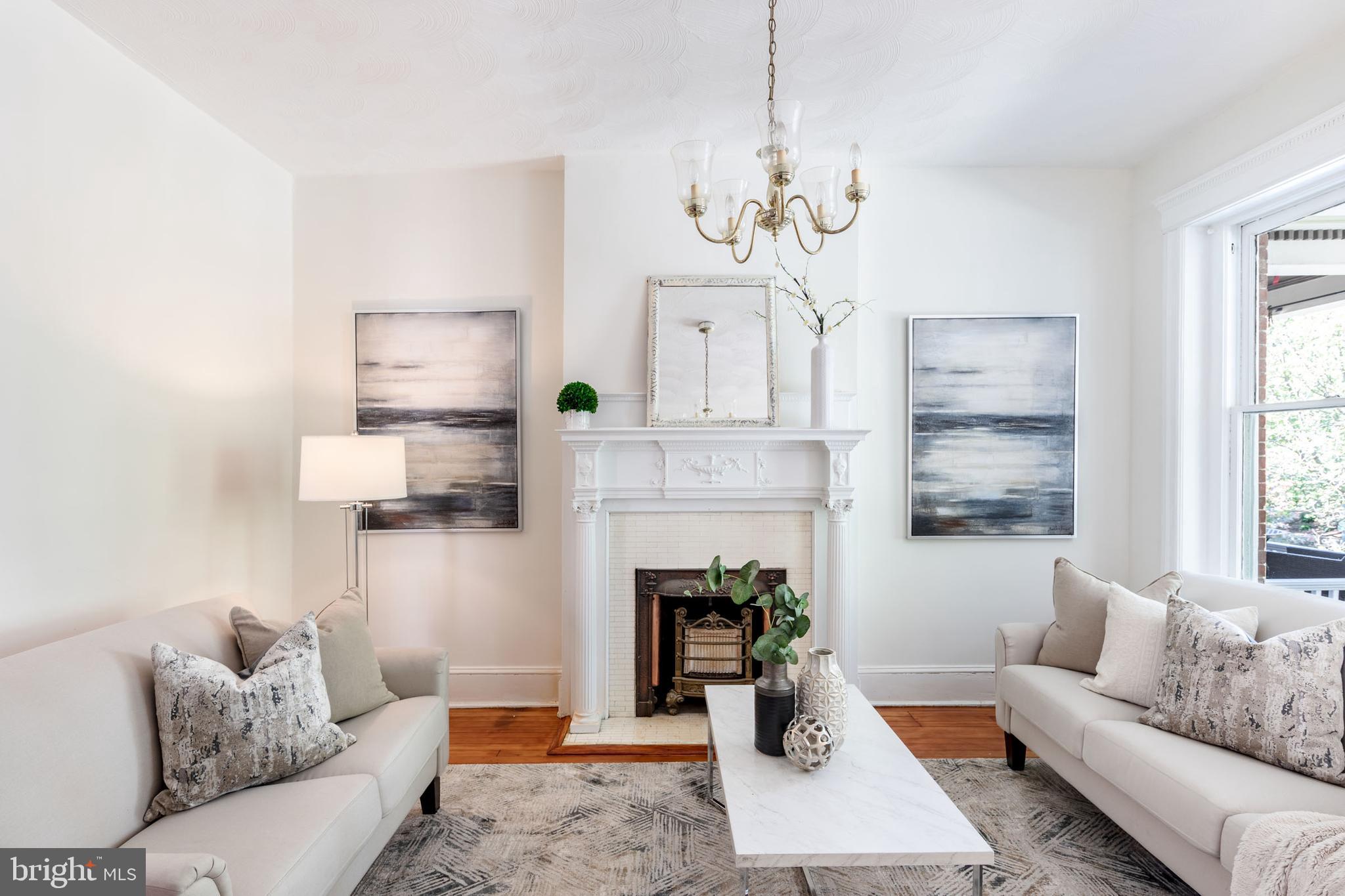 1812 Park Road Northwest Washington, DC 20010 - Photo 8 of 32 Living Room