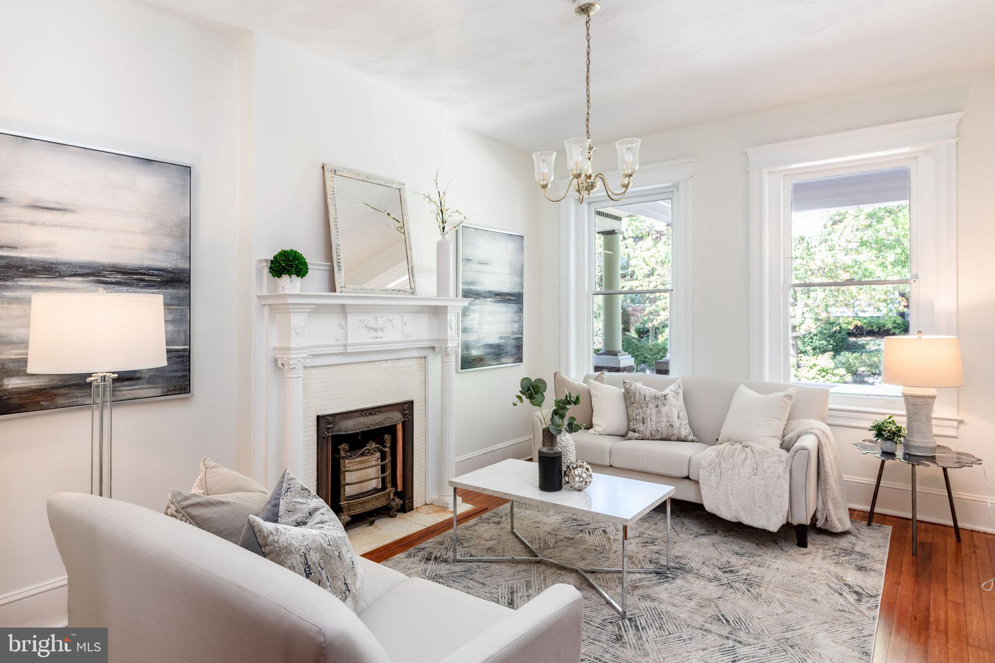 1812 Park Road Northwest Washington, DC 20010 - Photo 9 of 32 Living Room