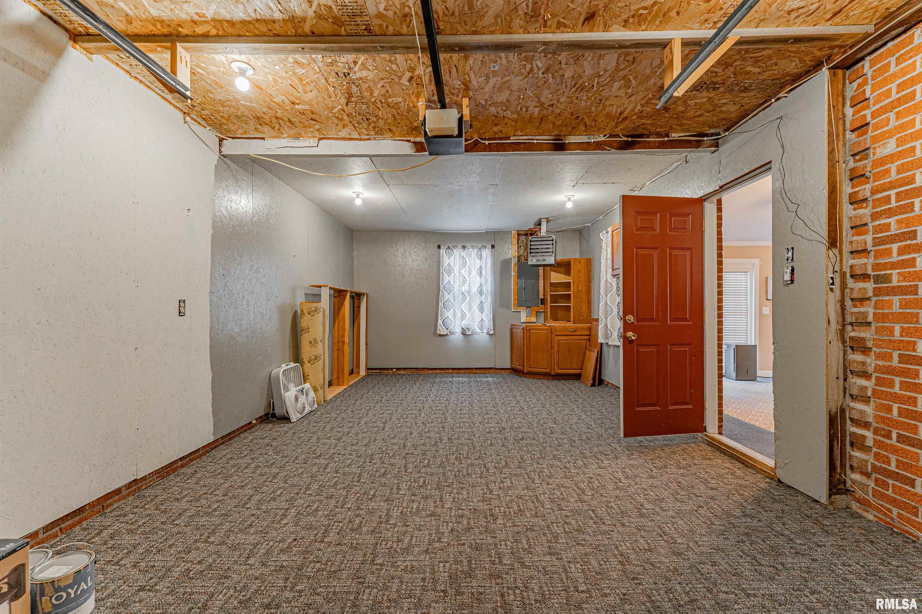 701 West Adams Street Clinton, IL 61727 - Photo 20 of 27