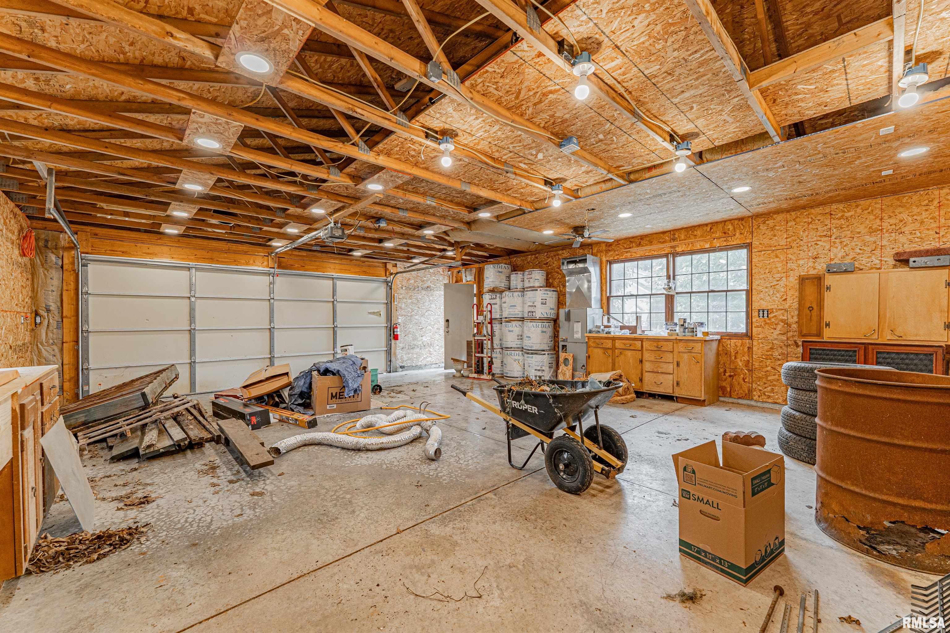 701 West Adams Street Clinton, IL 61727 - Photo 26 of 27