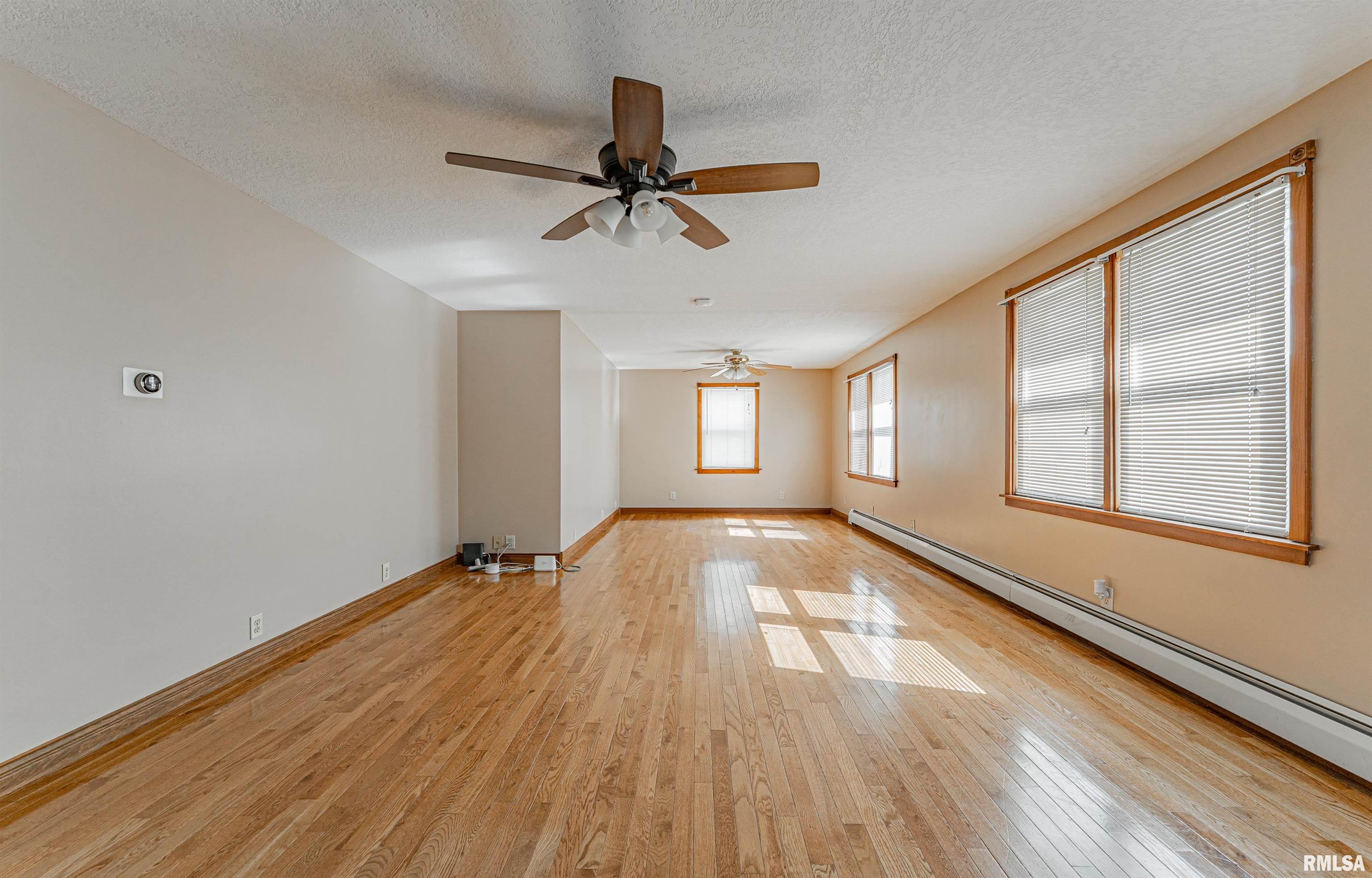 701 West Adams Street Clinton, IL 61727 - Photo 5 of 27