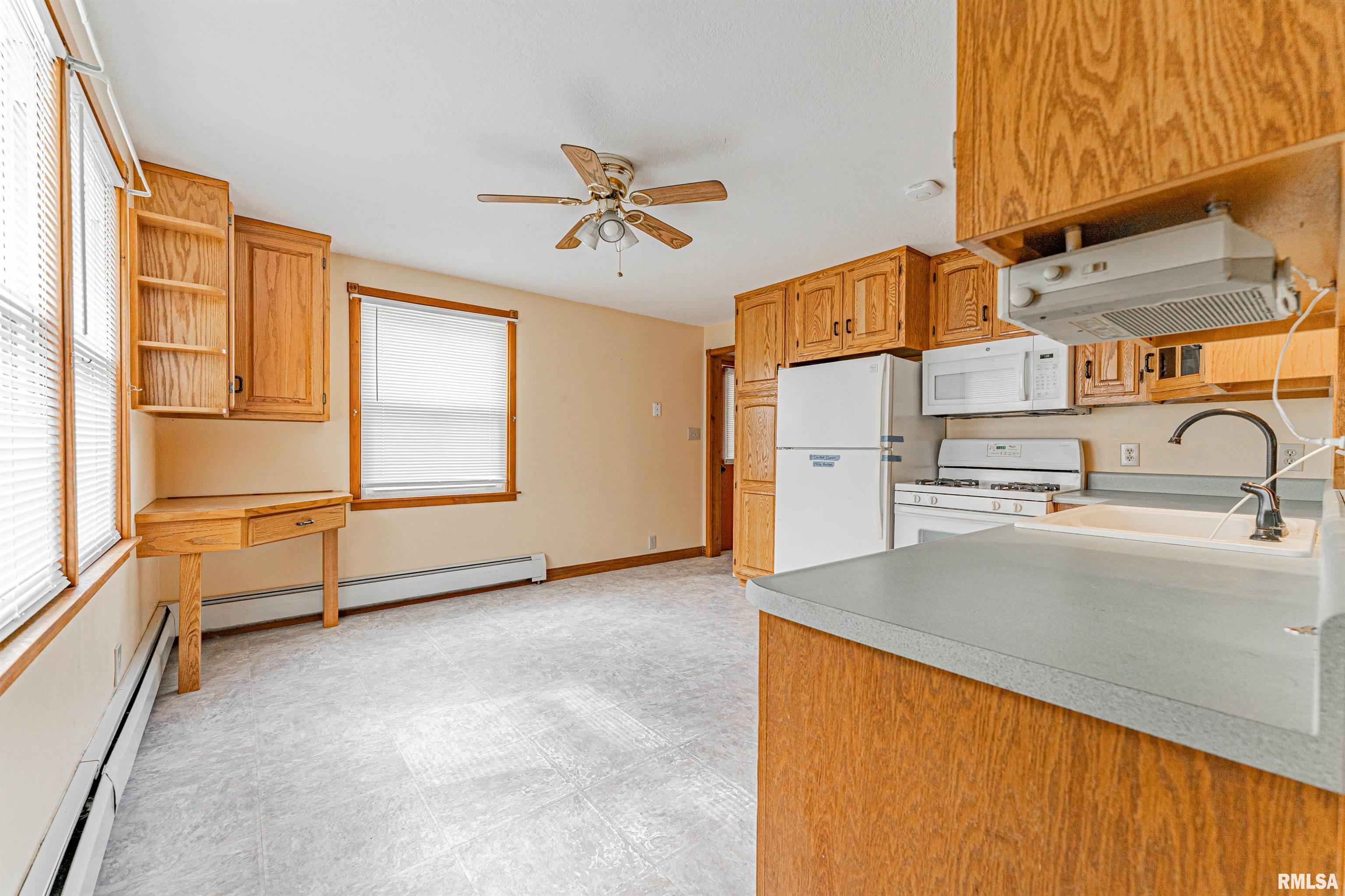 701 West Adams Street Clinton, IL 61727 - Photo 7 of 27