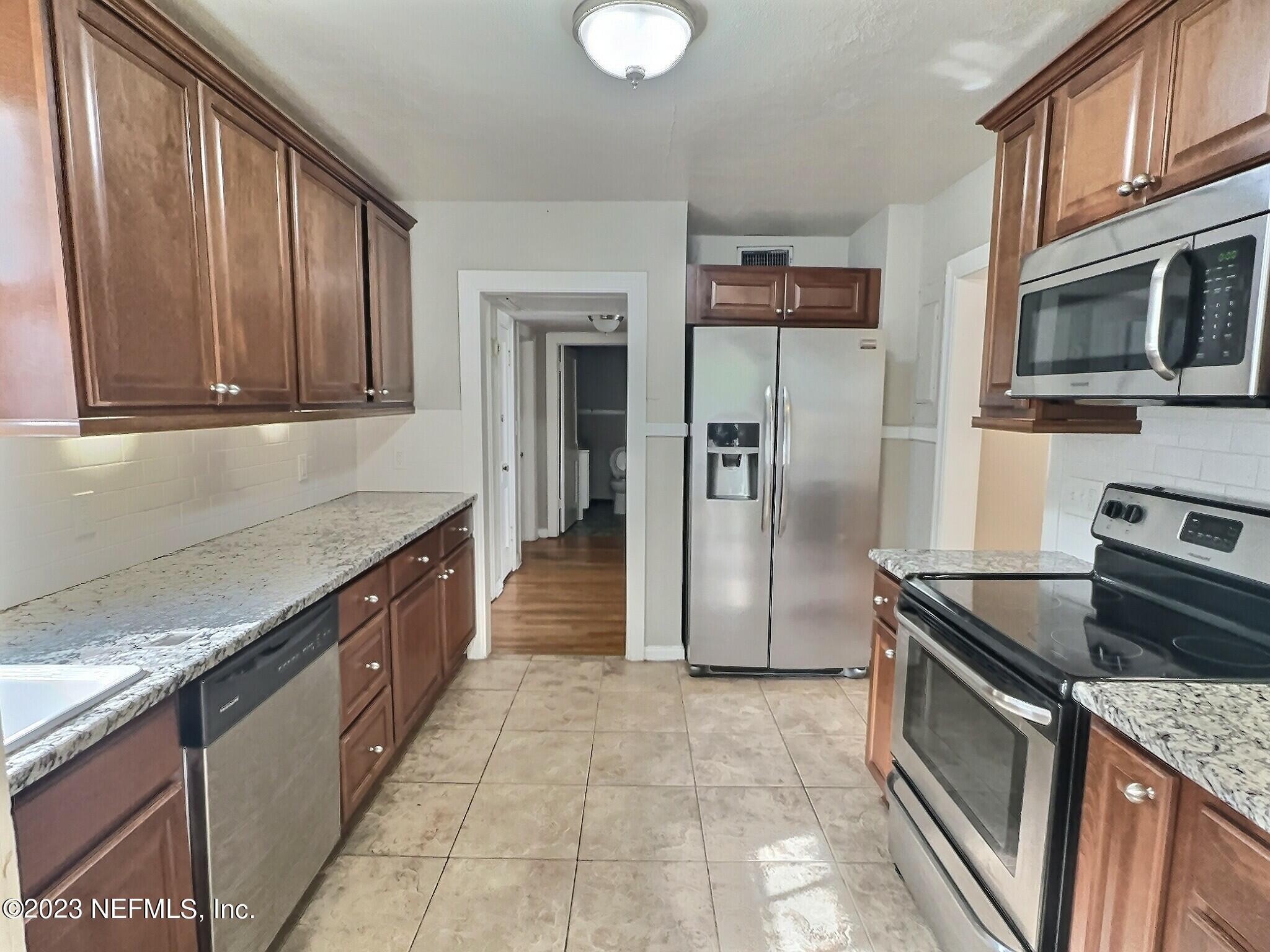 4614 Birkenhead Road Jacksonville, FL 32210 - Photo 4 of 16 exposio_129596634