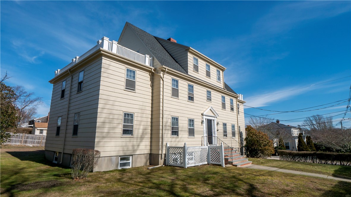 118 Ruggles Avenue, Unit 2W Newport, RI 02840 - Photo 6 of 25