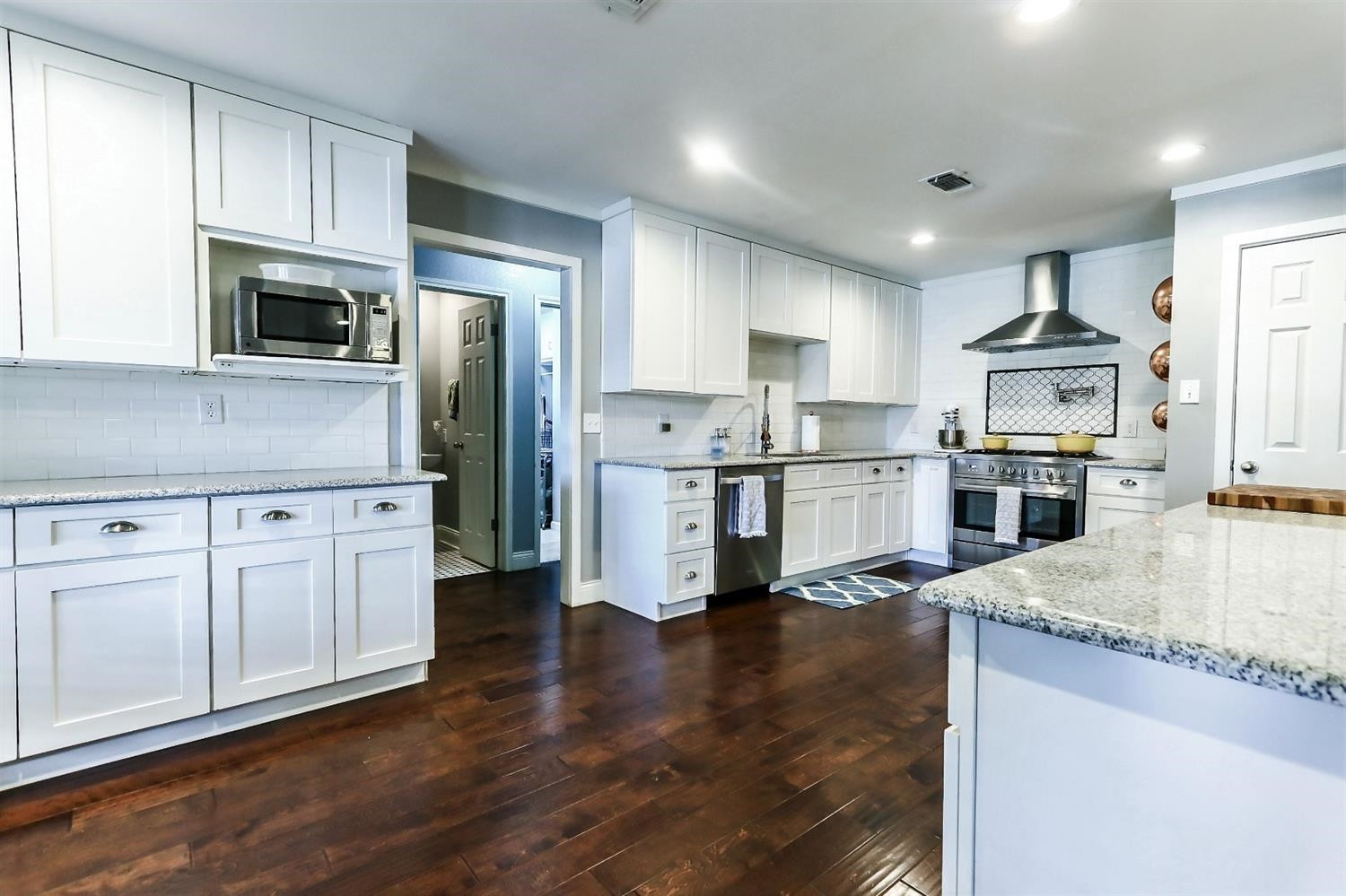 4807 95th Street Lubbock, TX 79424 - Photo 9 of 10 Kitchen