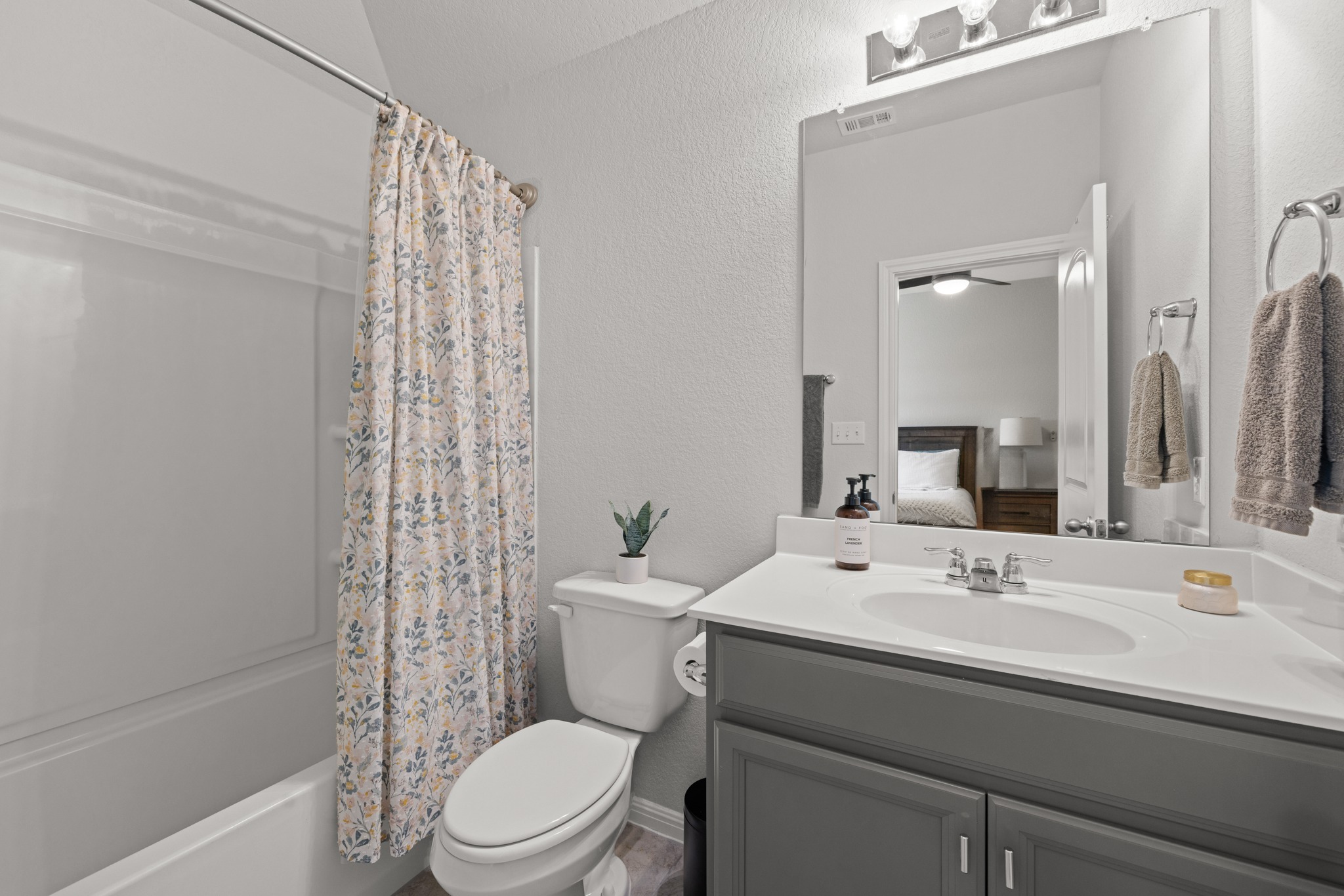 2049 Winston Way Leander, TX 78641 - Photo 20 of 35 Ensuite bath for secondary bathroom #3.