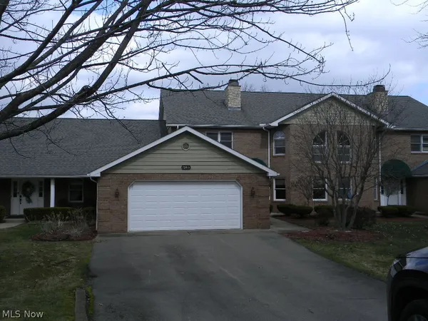 $249,000 | 7291 Oakwood Drive, Unit B, Brookfield, OH 44403